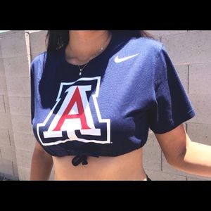 College crop top